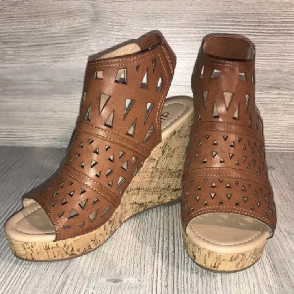 Diba Women's Tan Cut Out Cork Wedge Heels US 7.5